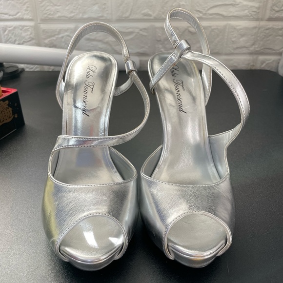 Silver slingbacks - Picture 3 of 13